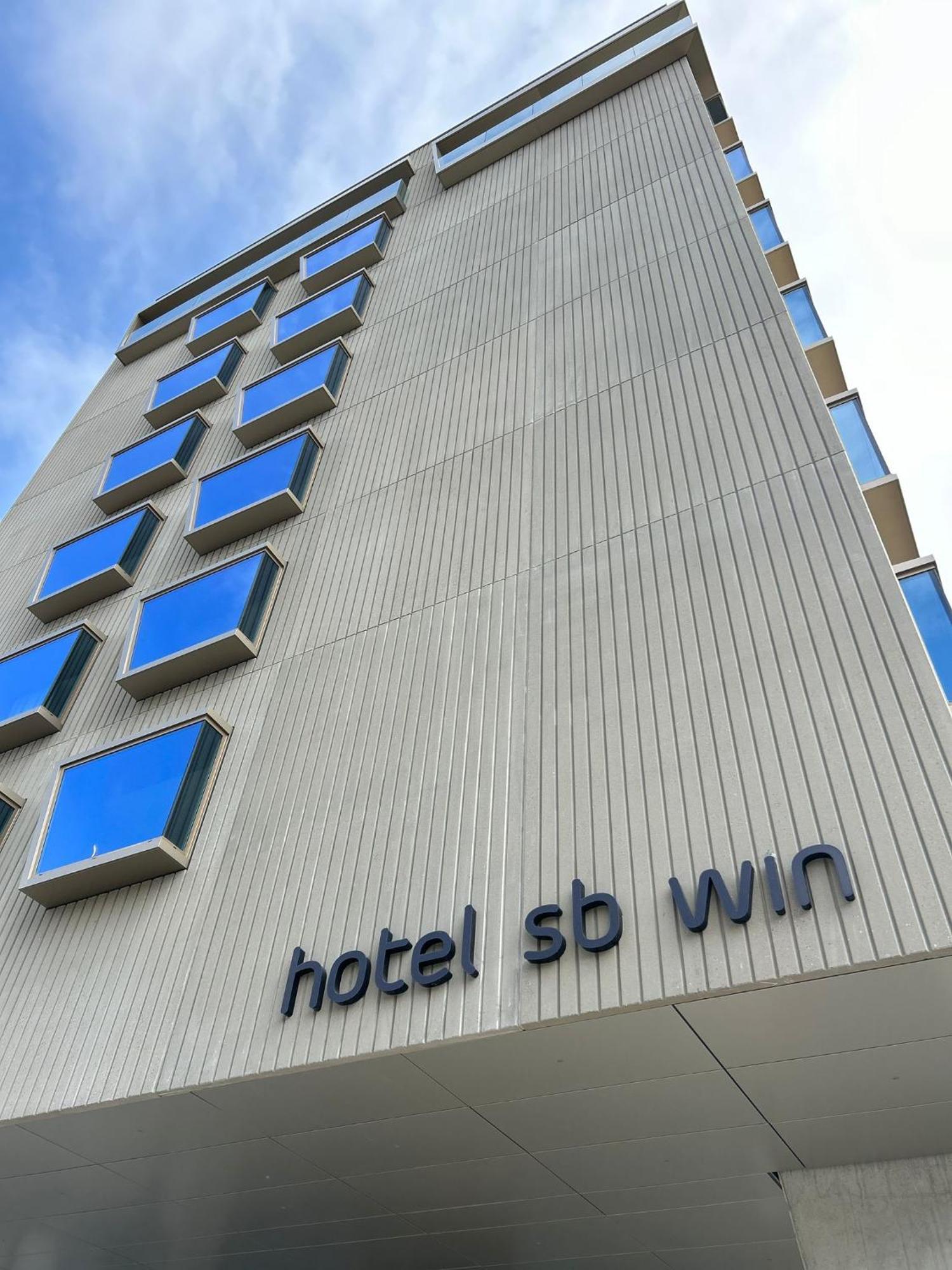 Hotel Sb Win 4 Sup サント・フェリウ・デ・リュブラガート エクステリア 写真